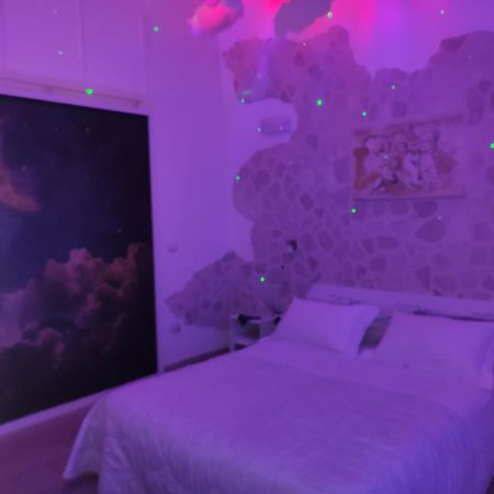 V&M Suite Con Jacuzzi Ostuni Quarto foto